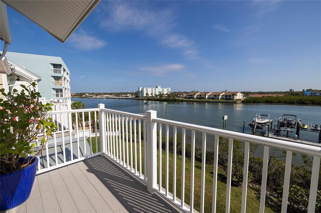 En Venta: $1,275,000 (3 camas, 3 baños, 2298 Pies cuadrados)