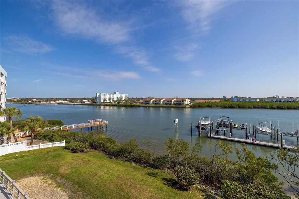 En Venta: $1,275,000 (3 camas, 3 baños, 2298 Pies cuadrados)