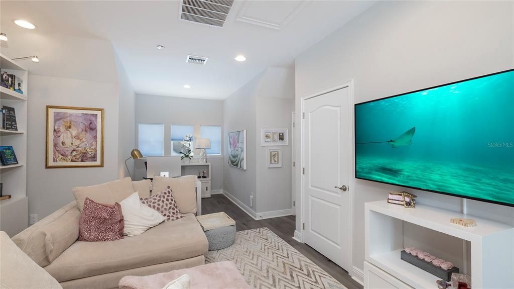 En Venta: $1,275,000 (3 camas, 3 baños, 2298 Pies cuadrados)