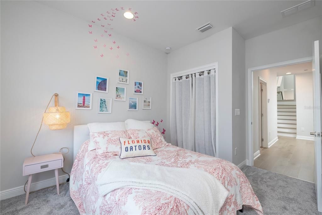 En Venta: $1,275,000 (3 camas, 3 baños, 2298 Pies cuadrados)