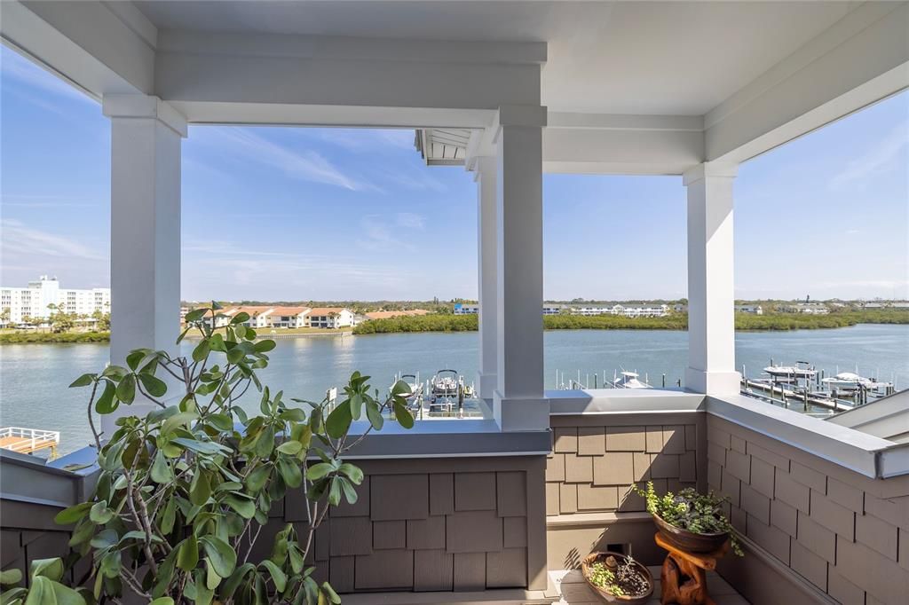 En Venta: $1,275,000 (3 camas, 3 baños, 2298 Pies cuadrados)