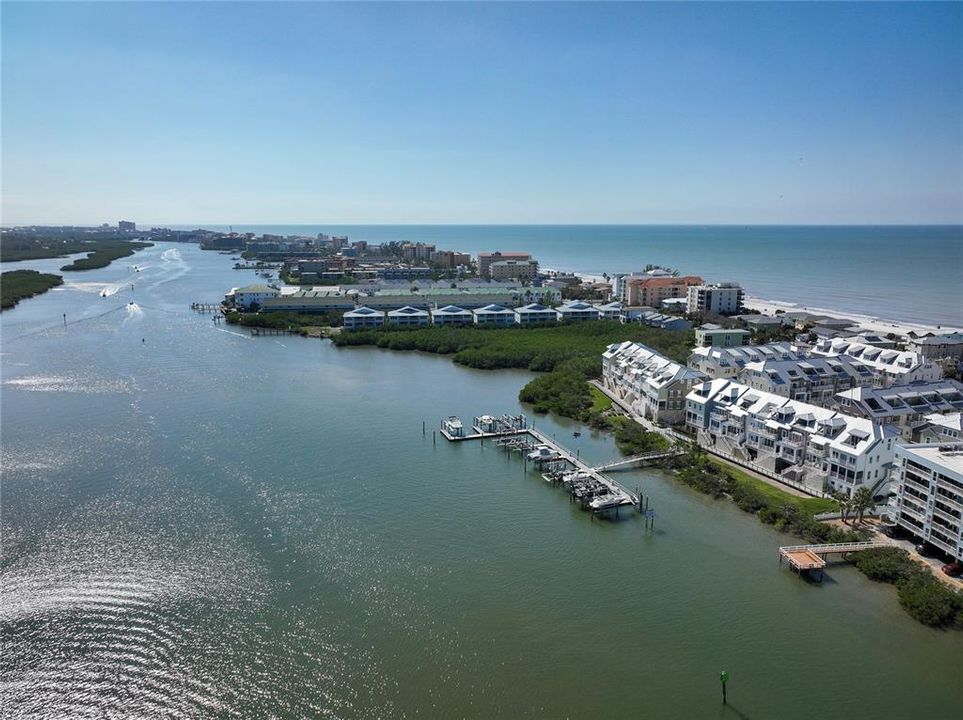 En Venta: $1,275,000 (3 camas, 3 baños, 2298 Pies cuadrados)