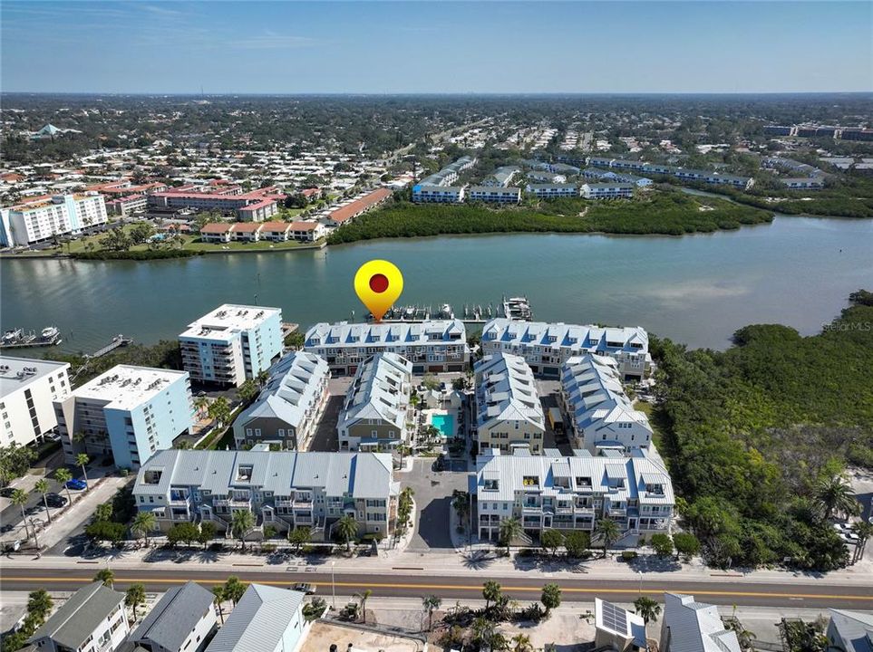 En Venta: $1,275,000 (3 camas, 3 baños, 2298 Pies cuadrados)