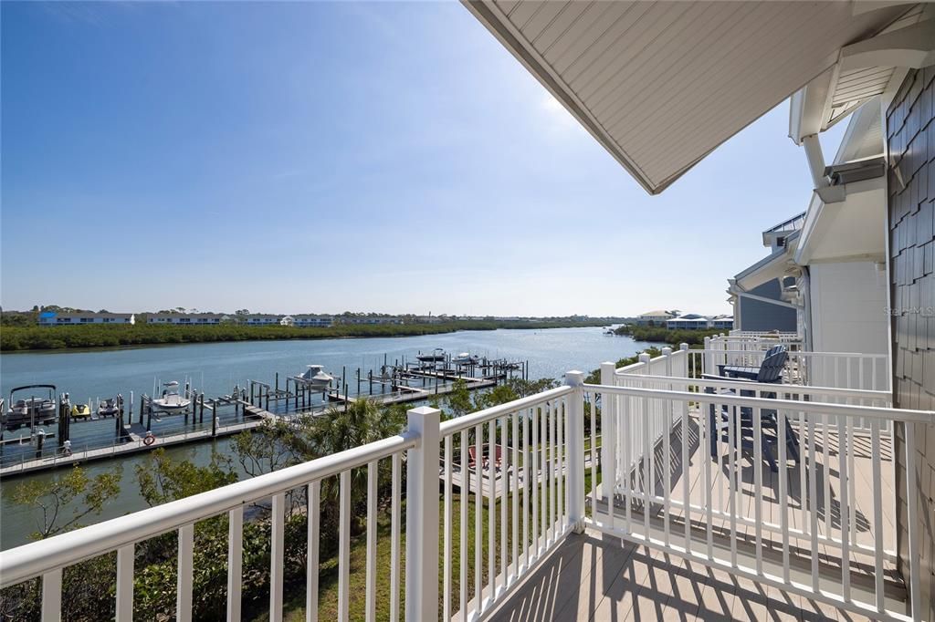 En Venta: $1,275,000 (3 camas, 3 baños, 2298 Pies cuadrados)