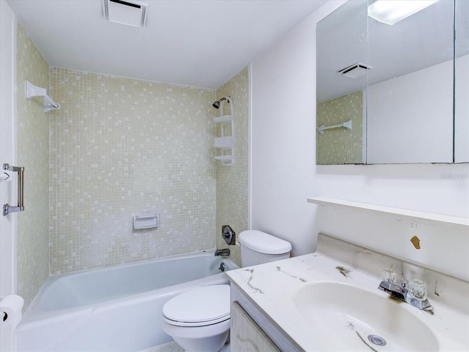 待售: $99,995 (3 贝兹, 2 浴室, 1226 平方英尺)