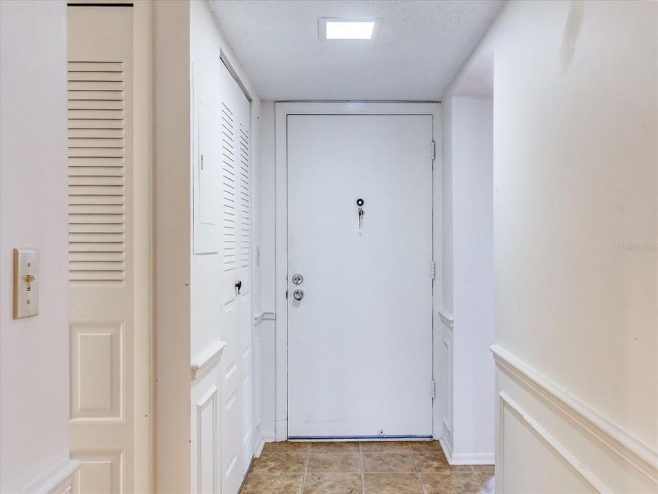 待售: $99,995 (3 贝兹, 2 浴室, 1226 平方英尺)