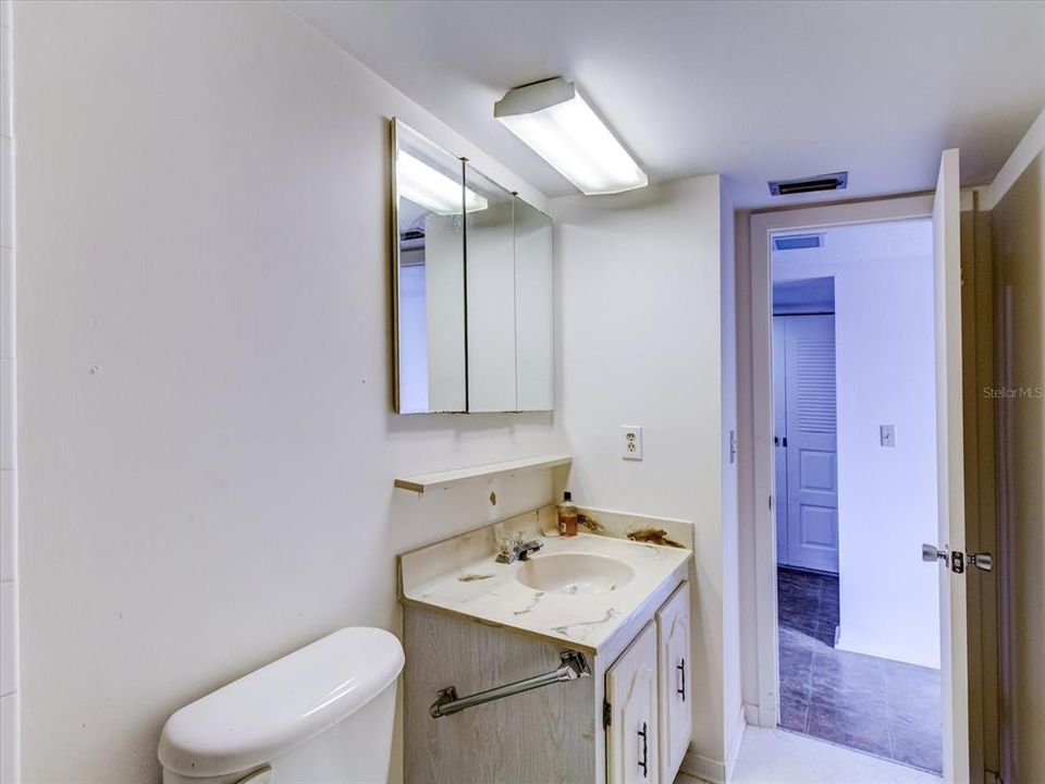 待售: $99,995 (3 贝兹, 2 浴室, 1226 平方英尺)