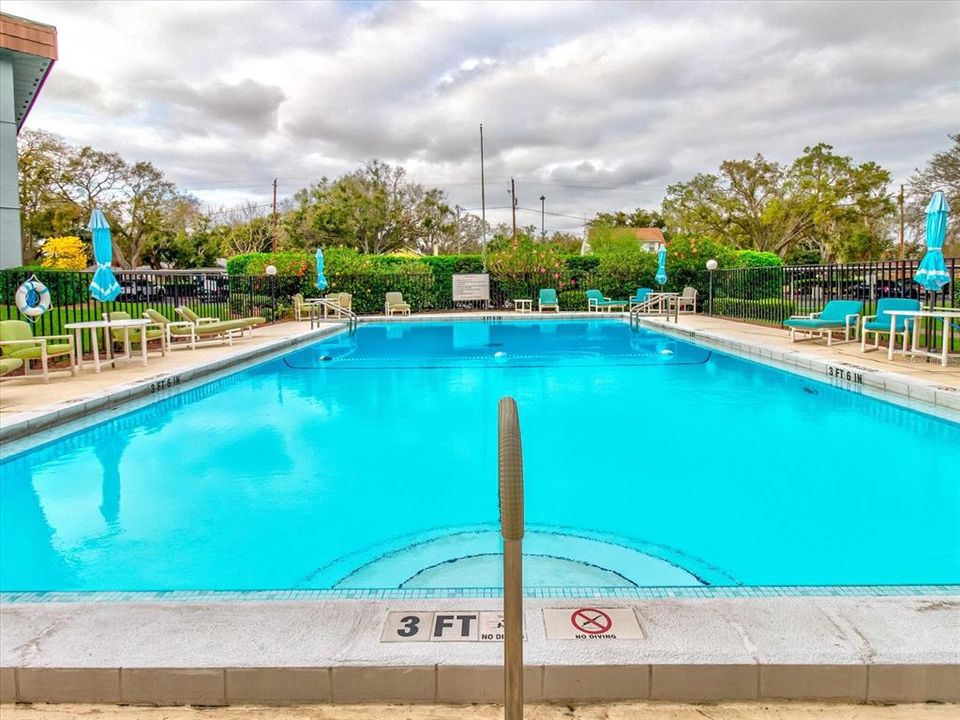 待售: $99,995 (3 贝兹, 2 浴室, 1226 平方英尺)