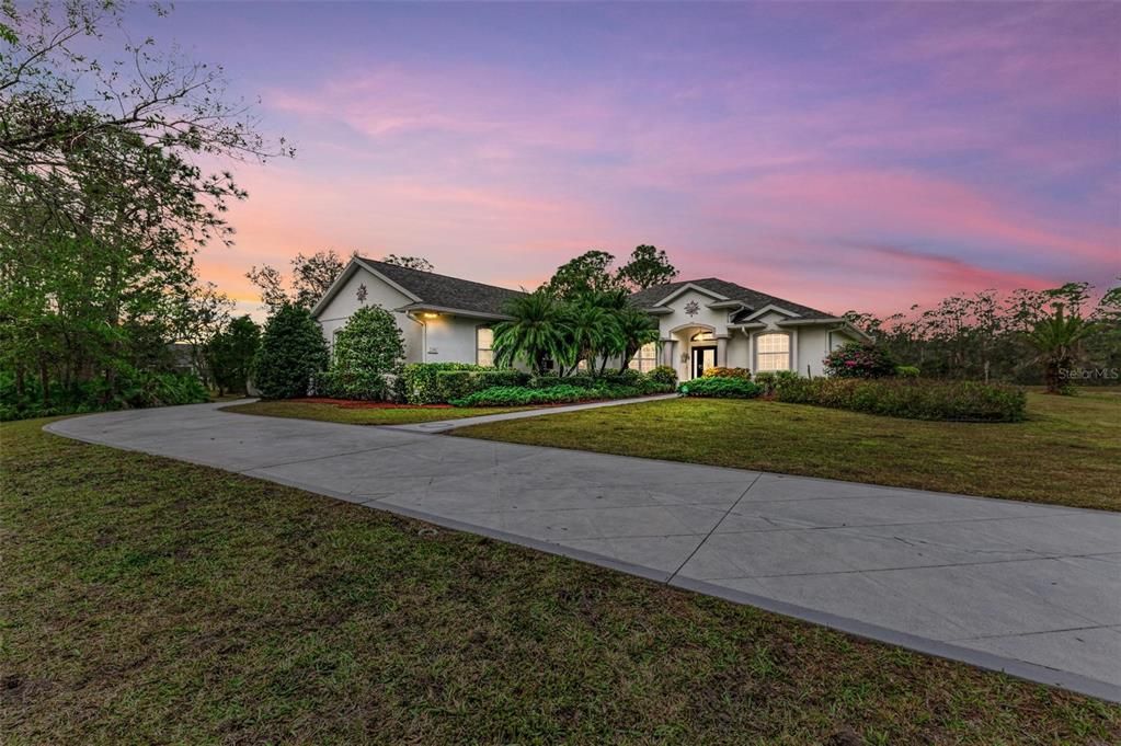 Recently Sold: $955,000 (4 beds, 3 baths, 2711 Square Feet)