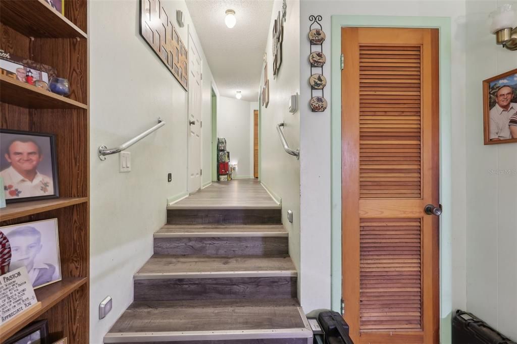 На продажу: $199,900 (2 спален, 2 ванн, 1372 Квадратных фут)