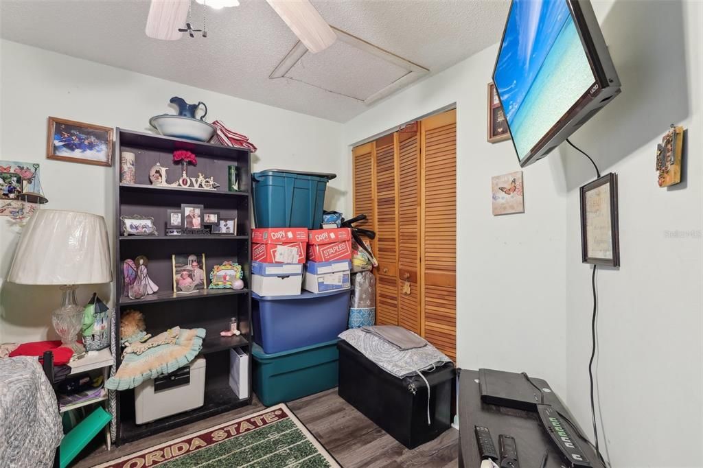 На продажу: $199,900 (2 спален, 2 ванн, 1372 Квадратных фут)