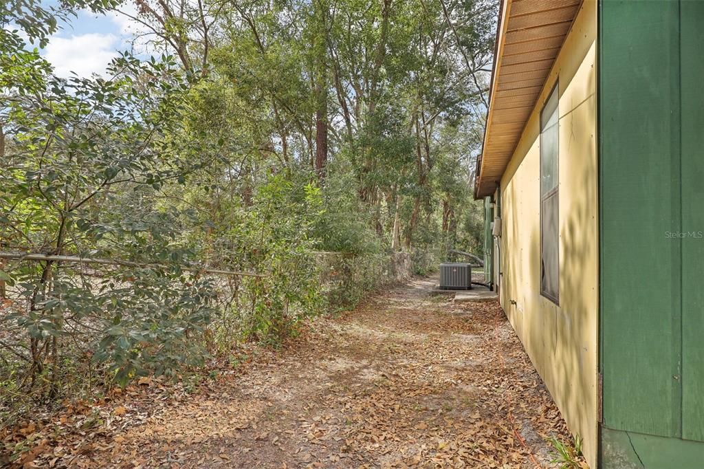 На продажу: $199,900 (2 спален, 2 ванн, 1372 Квадратных фут)