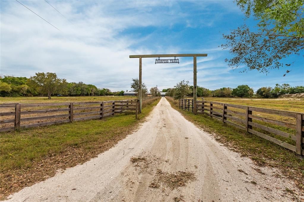 En Venta: $840,000 (4 camas, 2 baños, 1736 Pies cuadrados)