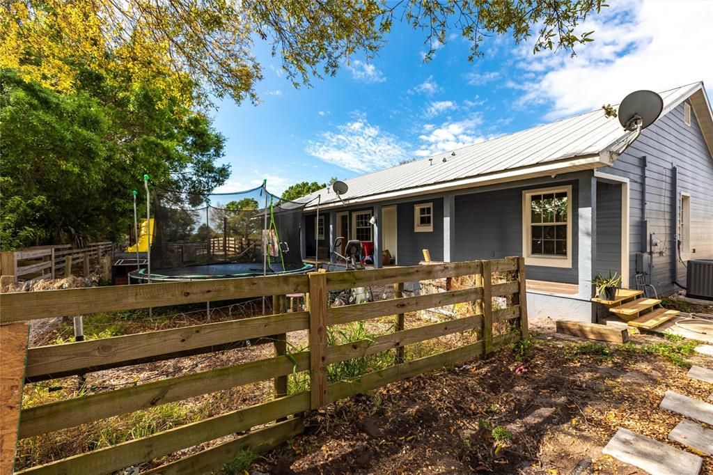 En Venta: $840,000 (4 camas, 2 baños, 1736 Pies cuadrados)