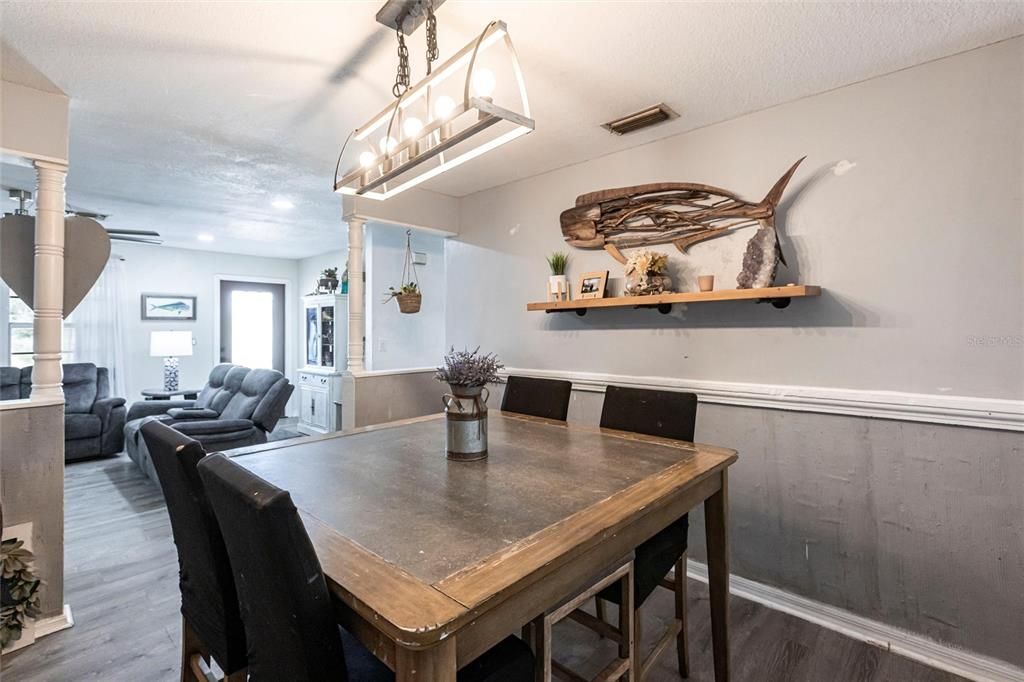 En Venta: $840,000 (4 camas, 2 baños, 1736 Pies cuadrados)