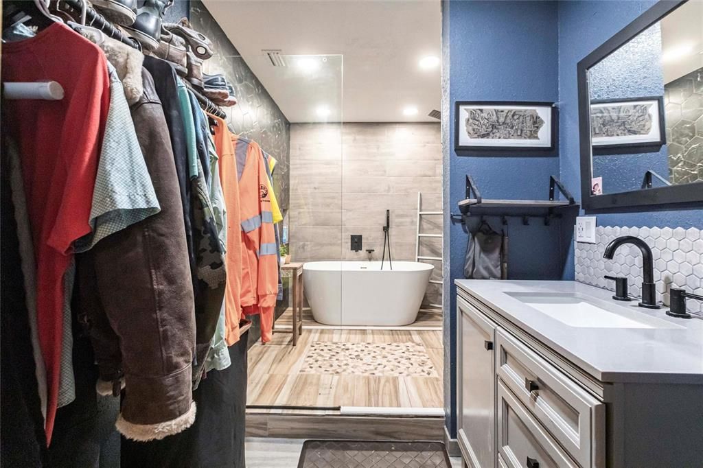 En Venta: $840,000 (4 camas, 2 baños, 1736 Pies cuadrados)