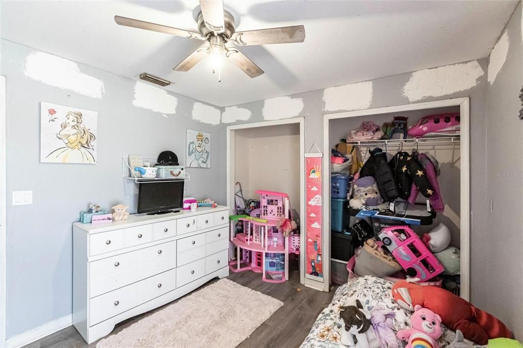 En Venta: $840,000 (4 camas, 2 baños, 1736 Pies cuadrados)