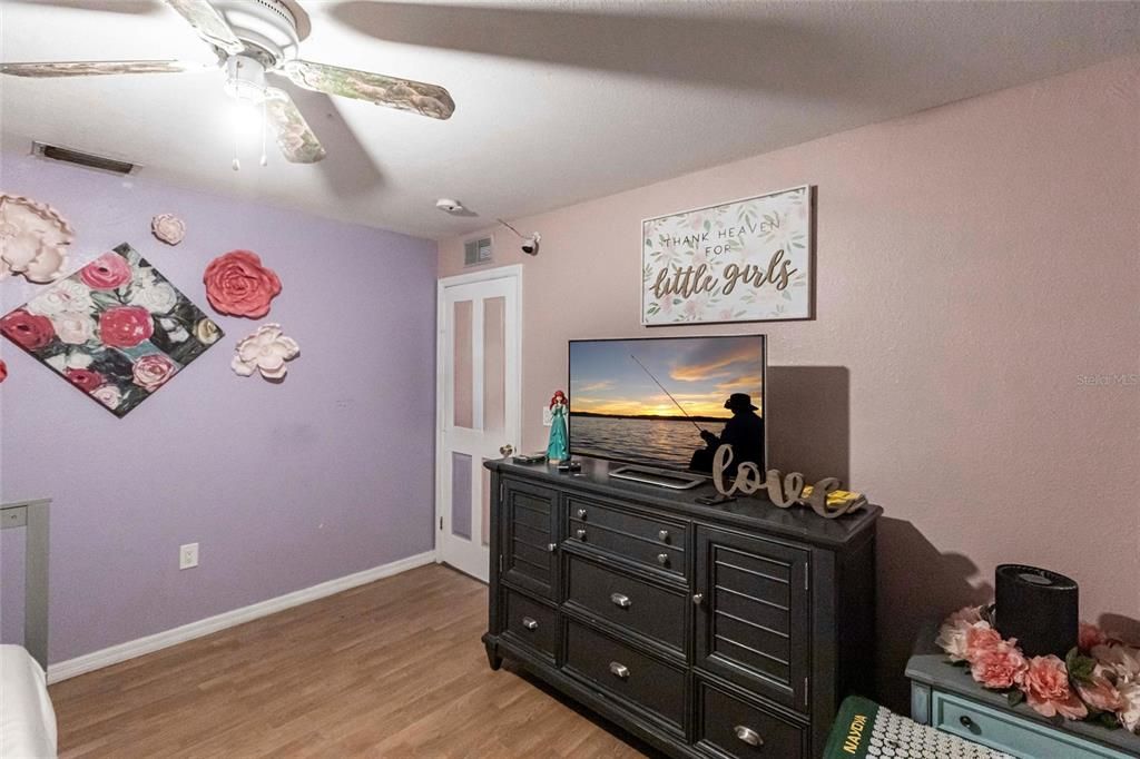 En Venta: $840,000 (4 camas, 2 baños, 1736 Pies cuadrados)