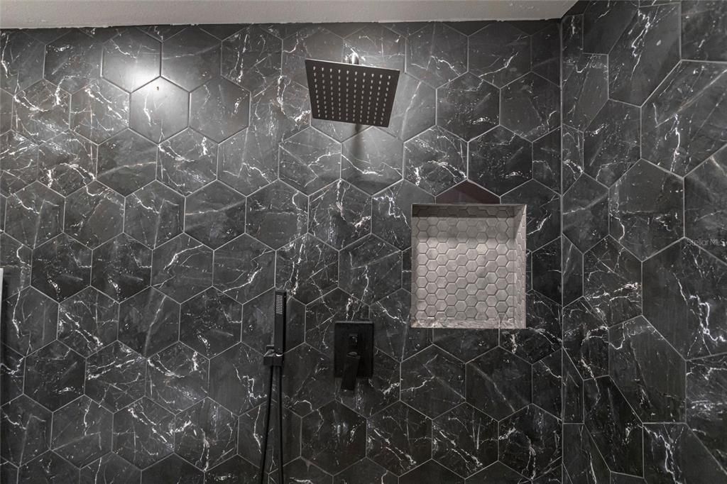 En Venta: $840,000 (4 camas, 2 baños, 1736 Pies cuadrados)