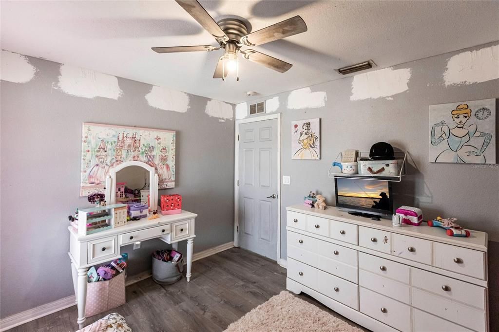 En Venta: $840,000 (4 camas, 2 baños, 1736 Pies cuadrados)