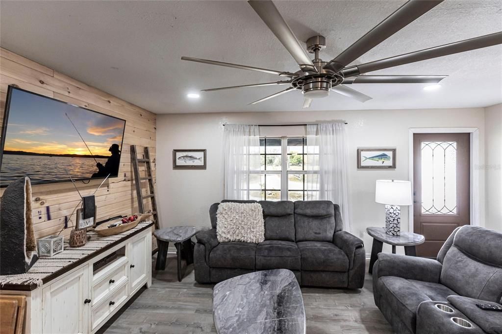 En Venta: $840,000 (4 camas, 2 baños, 1736 Pies cuadrados)