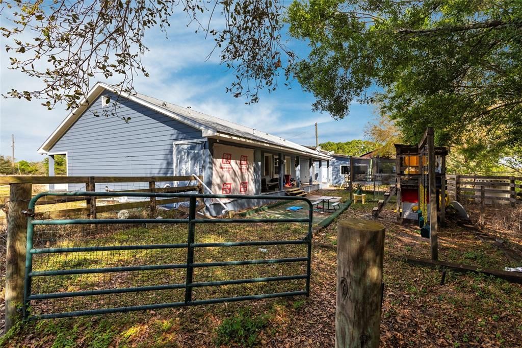 En Venta: $840,000 (4 camas, 2 baños, 1736 Pies cuadrados)