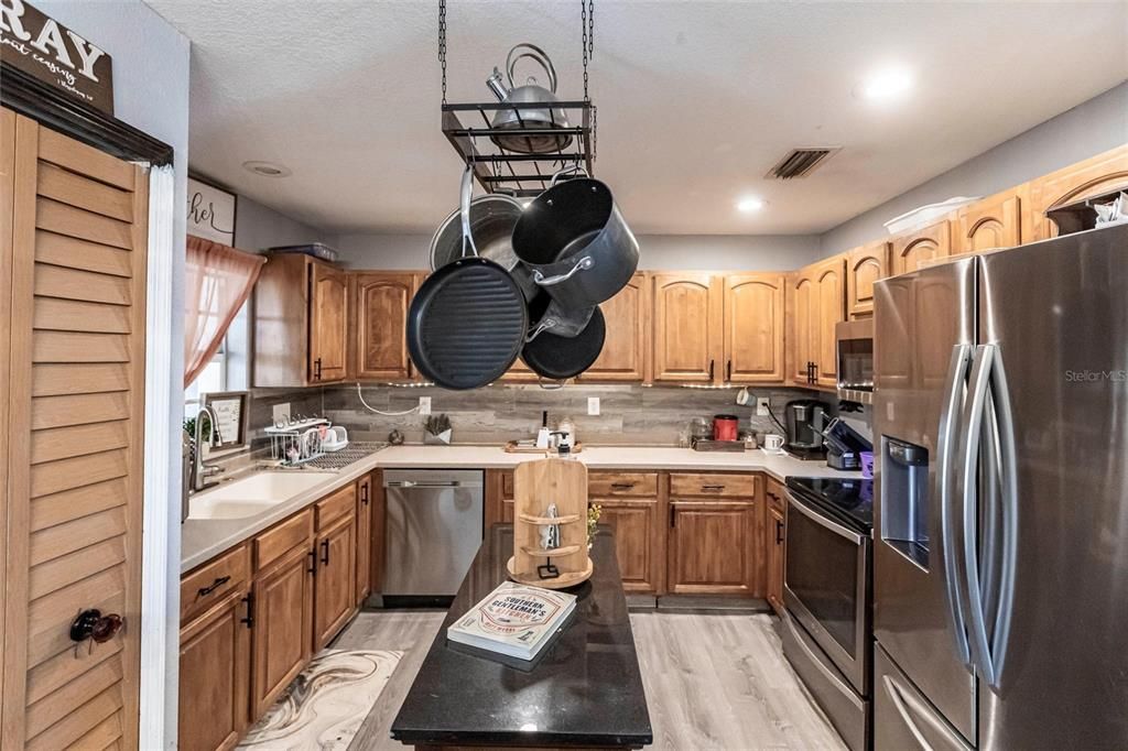 En Venta: $840,000 (4 camas, 2 baños, 1736 Pies cuadrados)