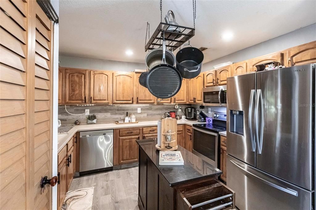 En Venta: $840,000 (4 camas, 2 baños, 1736 Pies cuadrados)