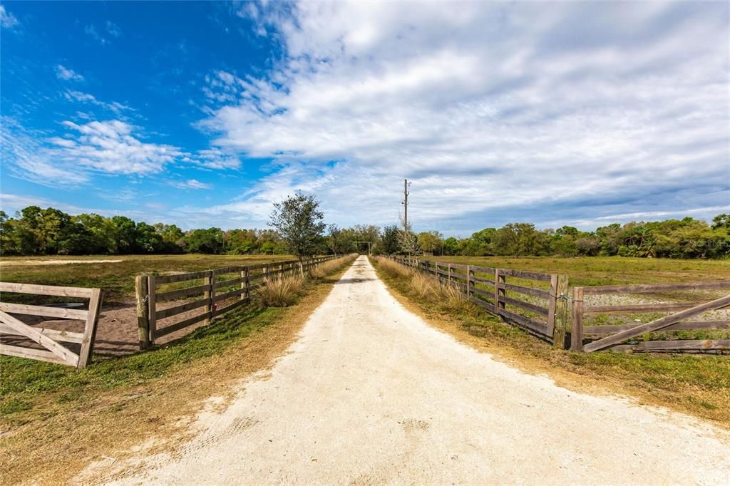 En Venta: $840,000 (4 camas, 2 baños, 1736 Pies cuadrados)