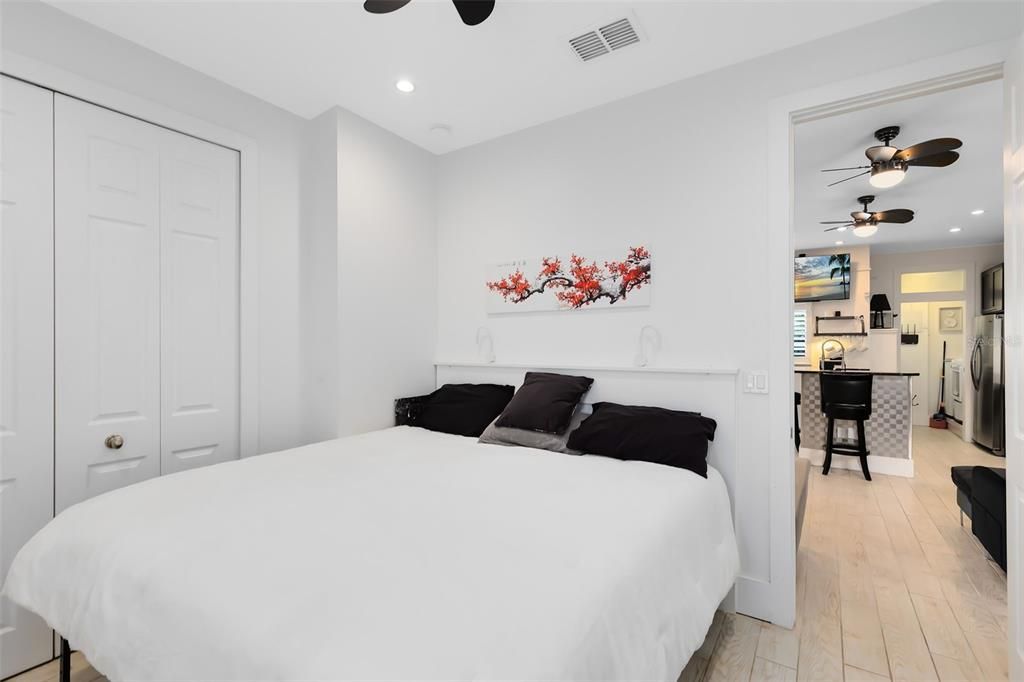 For Sale: $1,215,000 (6 beds, 0 baths, 2284 Square Feet)