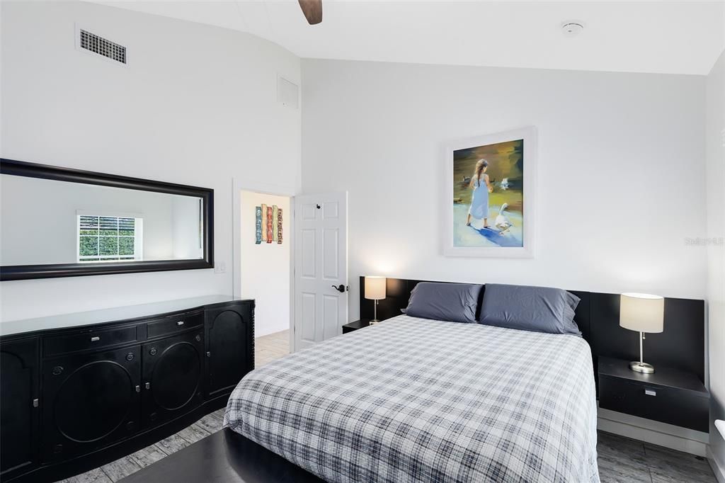 For Sale: $1,215,000 (6 beds, 0 baths, 2284 Square Feet)