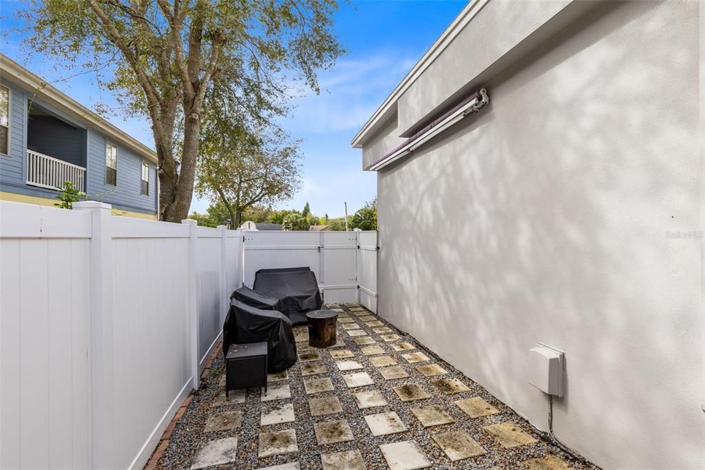 For Sale: $1,215,000 (6 beds, 0 baths, 2284 Square Feet)