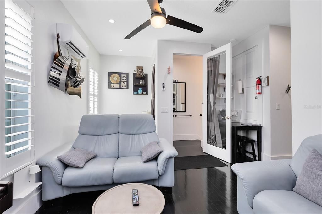 For Sale: $1,215,000 (6 beds, 0 baths, 2284 Square Feet)