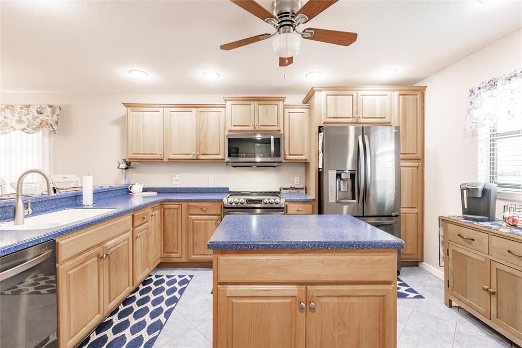 待售: $149,900 (2 贝兹, 2 浴室, 1228 平方英尺)