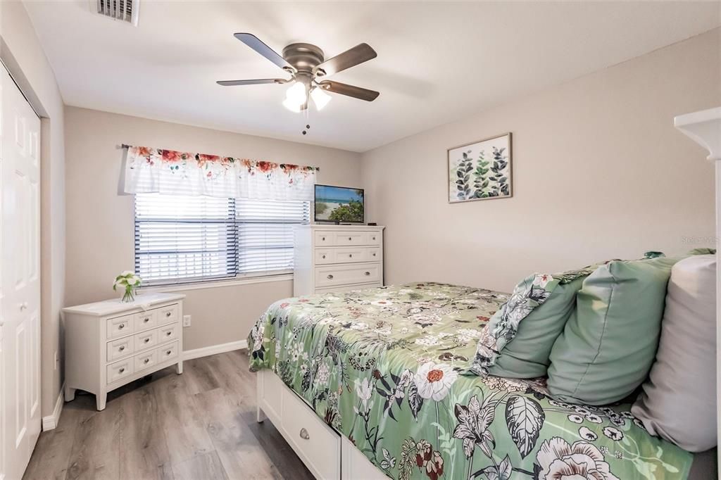 待售: $149,900 (2 贝兹, 2 浴室, 1228 平方英尺)