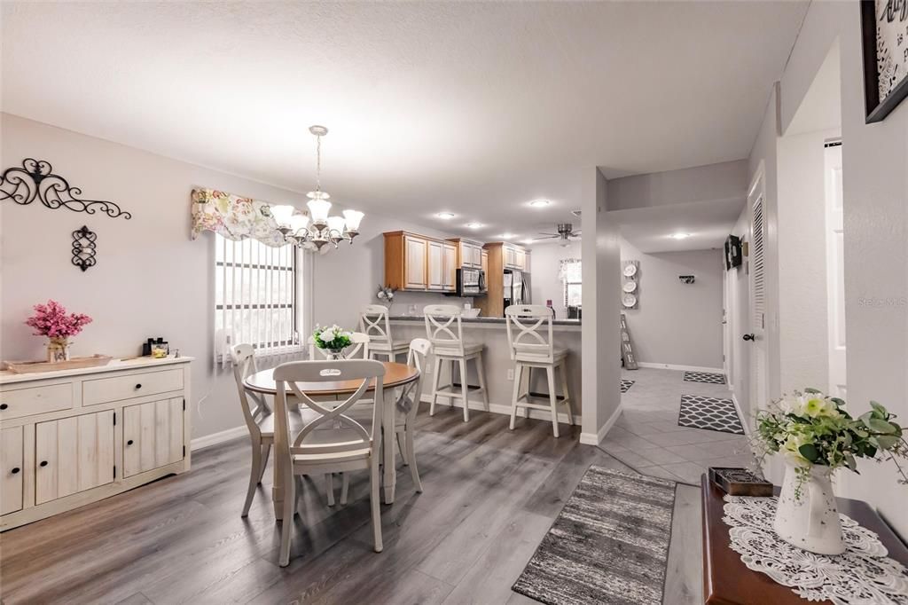 待售: $149,900 (2 贝兹, 2 浴室, 1228 平方英尺)