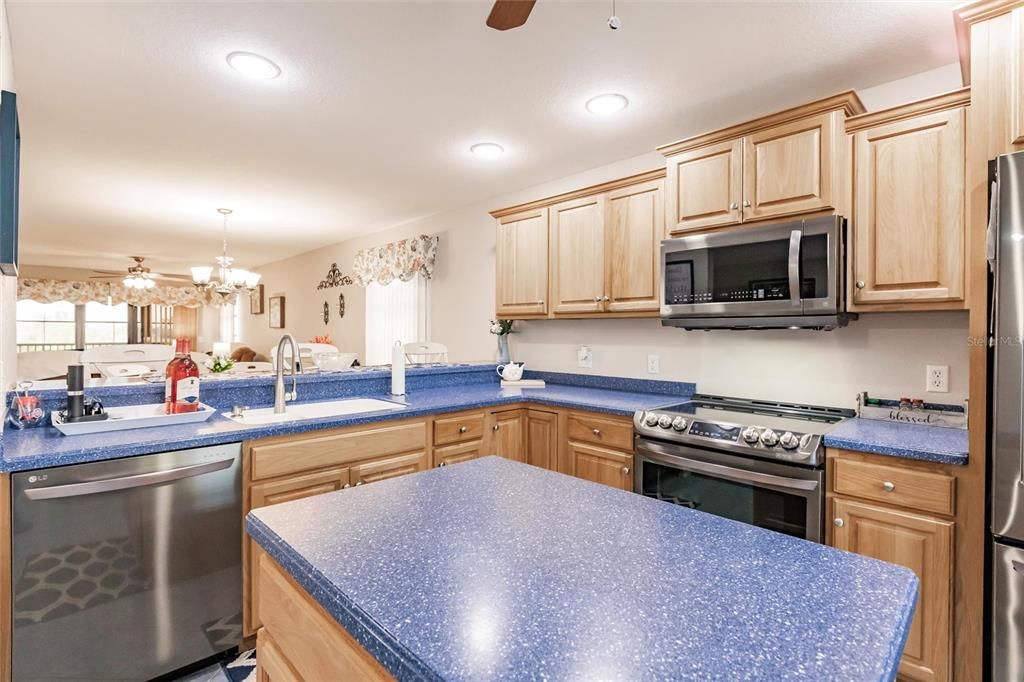 待售: $149,900 (2 贝兹, 2 浴室, 1228 平方英尺)