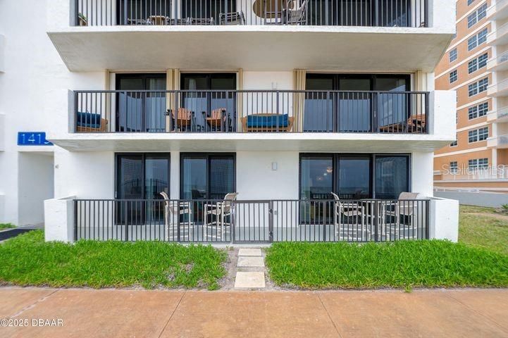 For Sale: $399,000 (2 beds, 2 baths, 1300 Square Feet)