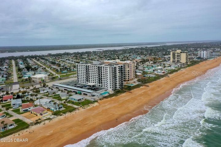 For Sale: $399,000 (2 beds, 2 baths, 1300 Square Feet)