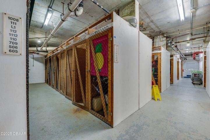 For Sale: $399,000 (2 beds, 2 baths, 1300 Square Feet)