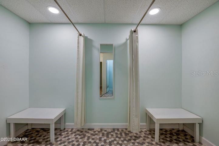 For Sale: $399,000 (2 beds, 2 baths, 1300 Square Feet)