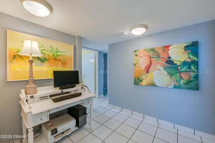 For Sale: $399,000 (2 beds, 2 baths, 1300 Square Feet)