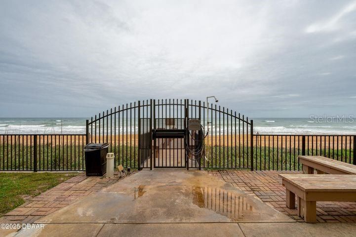 For Sale: $399,000 (2 beds, 2 baths, 1300 Square Feet)