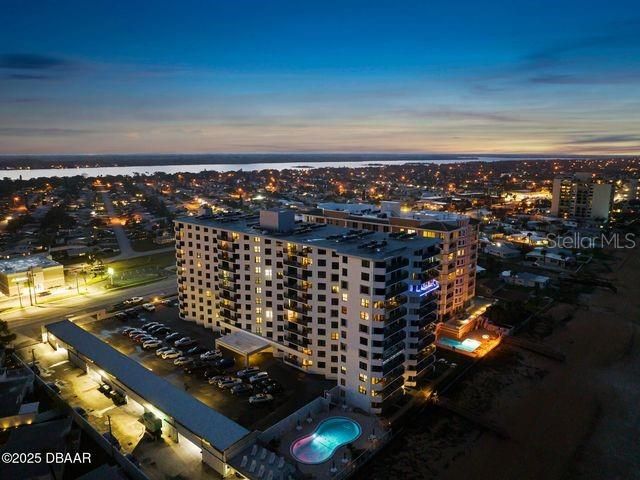 For Sale: $399,000 (2 beds, 2 baths, 1300 Square Feet)