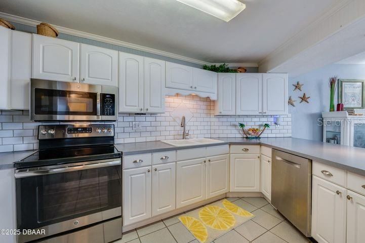 For Sale: $399,000 (2 beds, 2 baths, 1300 Square Feet)