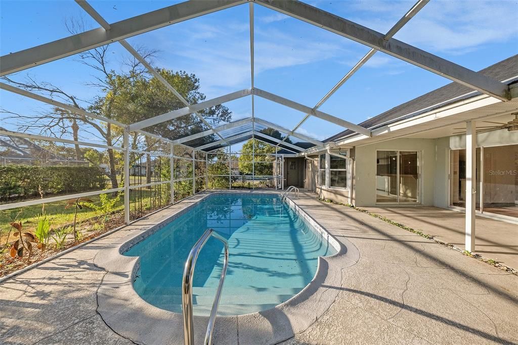 For Sale: $309,000 (2 beds, 2 baths, 1668 Square Feet)