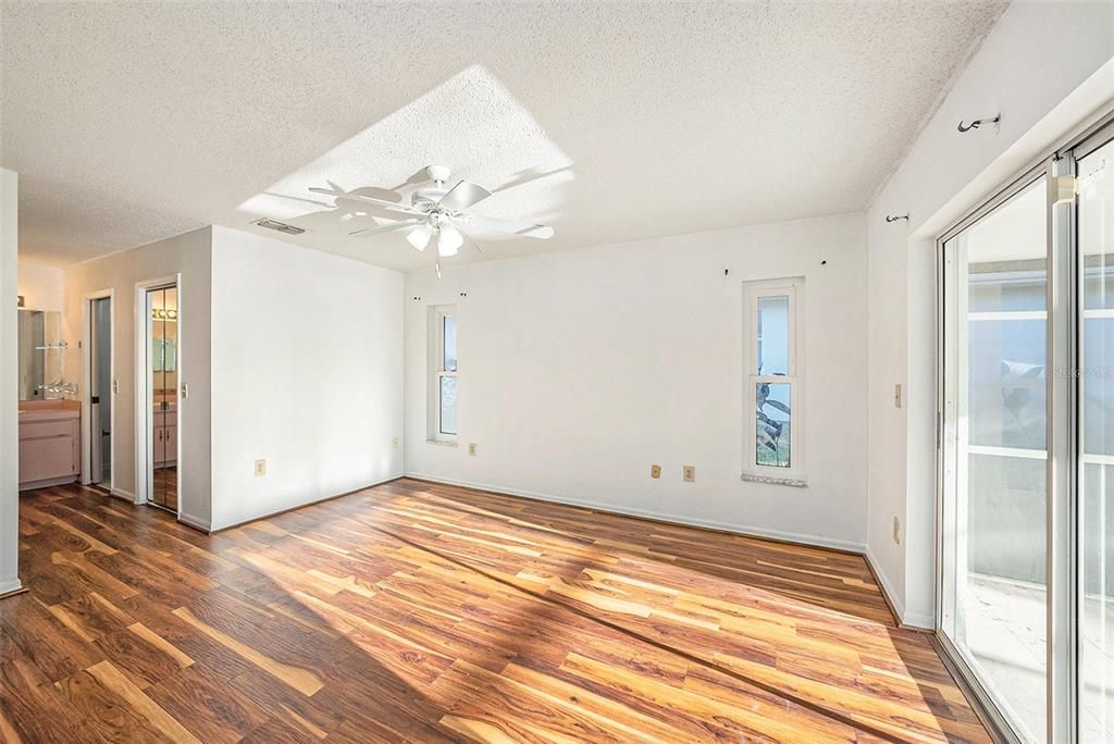 For Sale: $309,000 (2 beds, 2 baths, 1668 Square Feet)