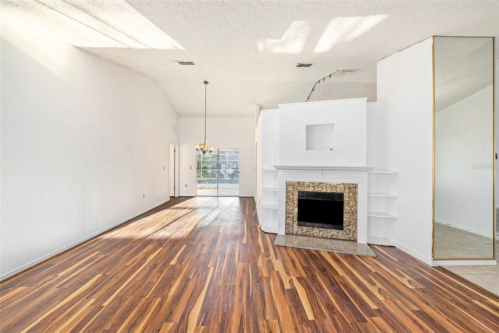 For Sale: $309,000 (2 beds, 2 baths, 1668 Square Feet)