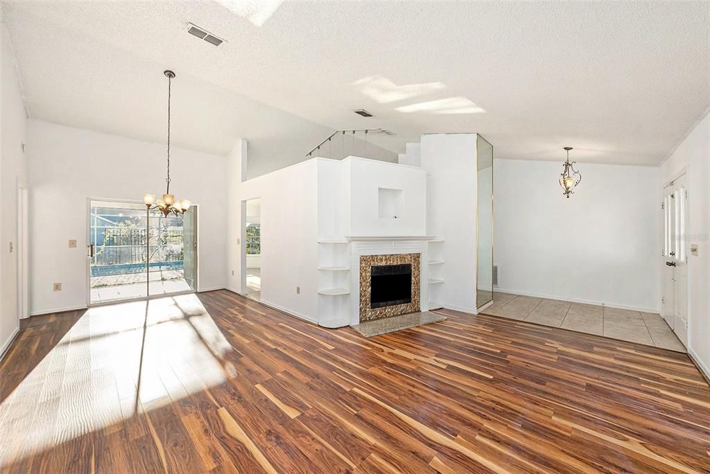 For Sale: $309,000 (2 beds, 2 baths, 1668 Square Feet)