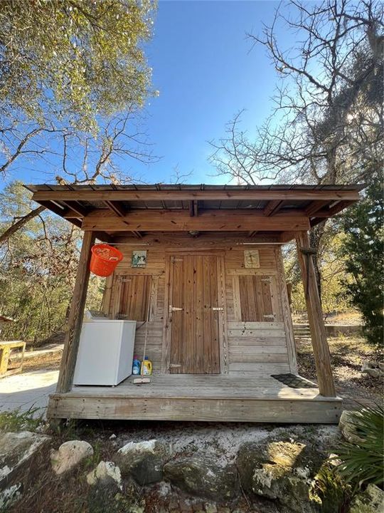 待售: $979,000 (39.67 acres)